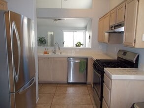 7521 Sea Spray Ave in Las Vegas, NV - Building Photo - Building Photo