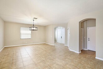 122 Kensington Way in Royal Palm Beach, FL - Building Photo - Building Photo