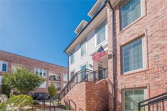 515 Burton Dr in Alpharetta, GA - Building Photo - Building Photo