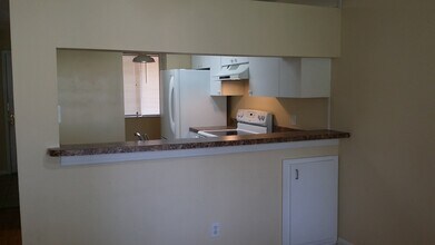 1135 Coral Club Dr, Unit 1135 in Coral Springs, FL - Building Photo - Building Photo
