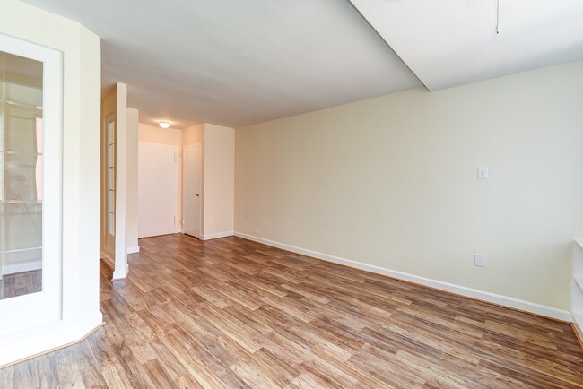 1111 Arlington Blvd in Arlington, VA - Building Photo - Building Photo
