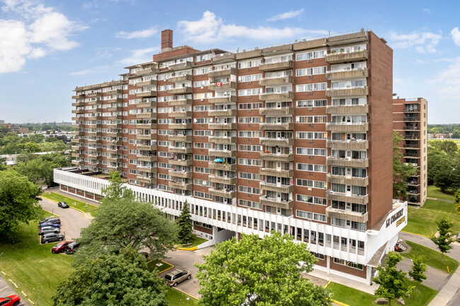 Le Colbert in Montréal, QC - Building Photo - Building Photo