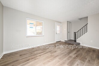 4936 Barberry St in Pittsburgh, PA - Building Photo - Building Photo