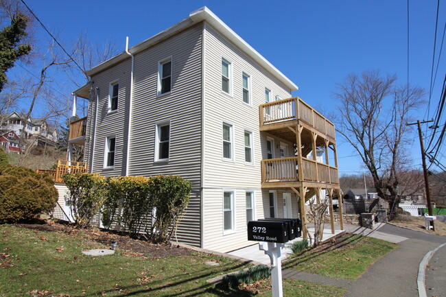 272 Valley Rd, Unit 2
