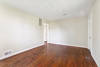 932 16th St in Newport News, VA - Building Photo - Building Photo