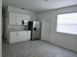 14808 SW 163rd Terrace in Miramar, FL - Building Photo - Building Photo