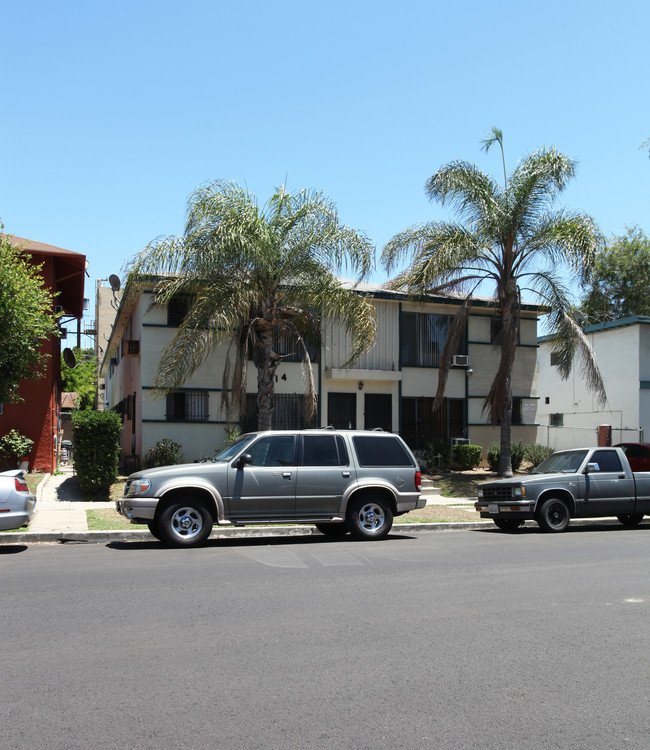 214 S Serrano Ave in Los Angeles, CA - Building Photo - Building Photo