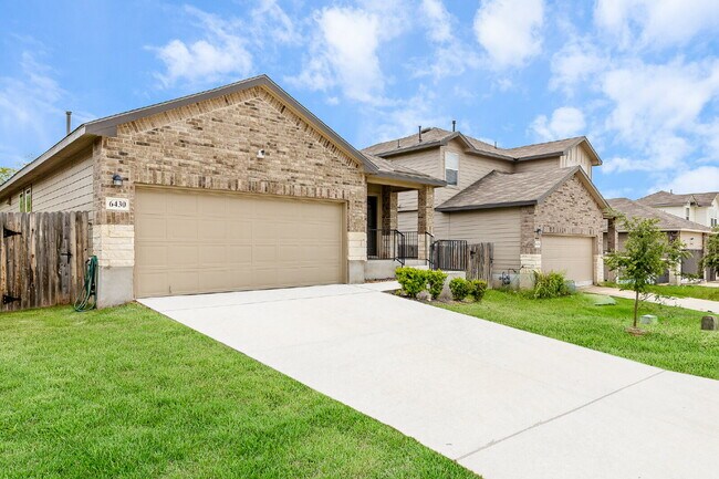 6430 Greensleeves in San Antonio, TX - Building Photo - Building Photo
