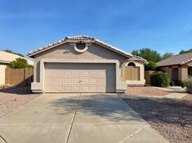 13225 W Desert Ln in Surprise, AZ - Building Photo