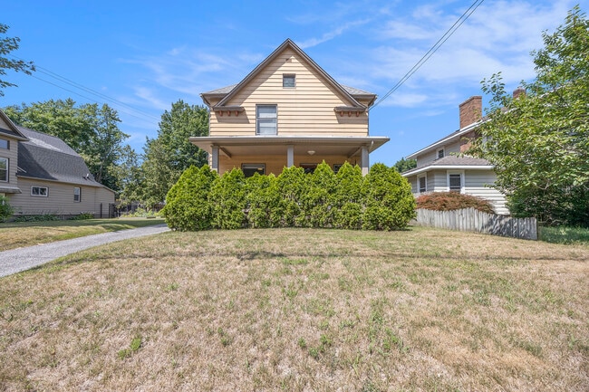 3271 Coit Ave NE, Unit #1 in Grand Rapids, MI - Building Photo - Building Photo