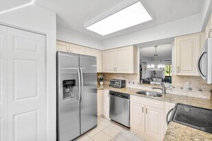 7321 Amberly Ln, Unit 108 in Delray Beach, FL - Building Photo