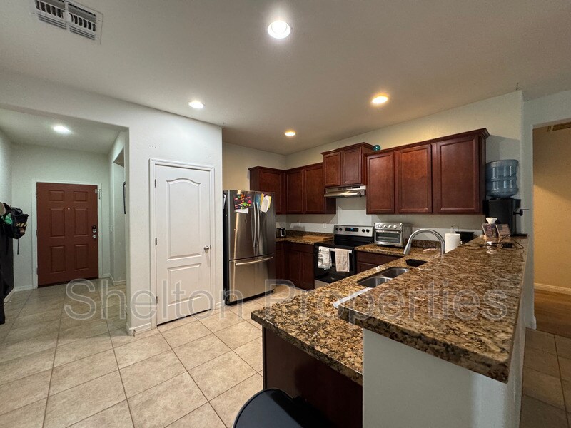 25179 W Maldonado Dr in Buckeye, AZ - Building Photo