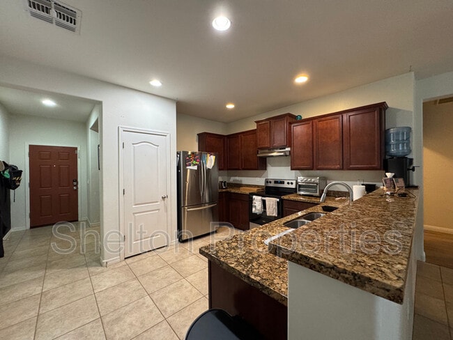property at 25179 W Maldonado Dr