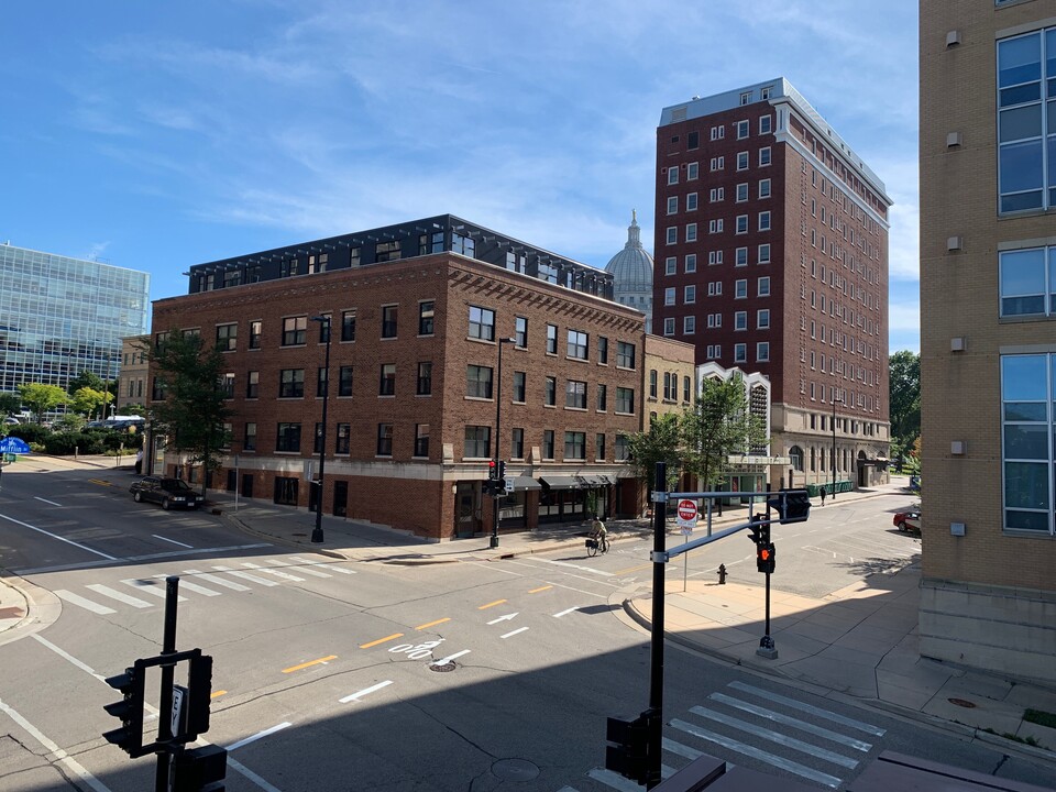 Capitol Hill in Madison, WI - Foto de edificio