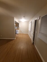8112 N 33rd Dr, Unit 4 in Phoenix, AZ - Foto de edificio - Building Photo