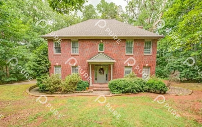 2411 Oakwood Ave NE in Huntsville, AL - Building Photo - Building Photo