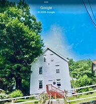 8 Summit St in Derby, CT - Building Photo