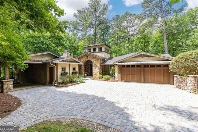 property at 4421 Paradise Cir SE