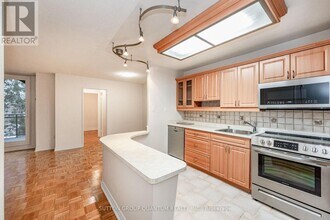 16B Elgin St in Markham, ON - Building Photo - Building Photo