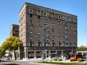 The Manor in Mason City, IA - Foto de edificio - Building Photo