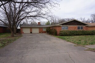 3018 68th St in Lubbock, TX - Building Photo