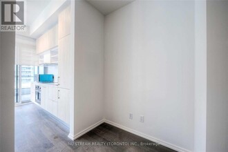 5-1615 Soudan Ave in Toronto, ON - Building Photo - Building Photo