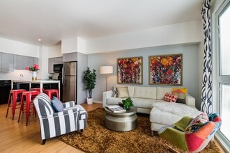 Block C Apartments in San Marcos, CA - Building Photo - Building Photo