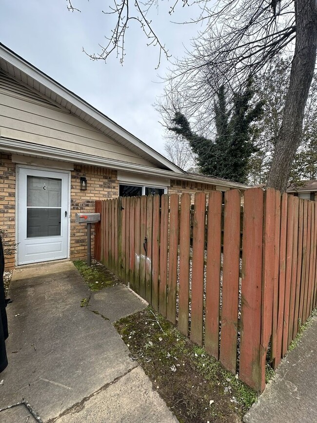 4701 Flat Shoals Rd in Union City, GA - Building Photo - Building Photo