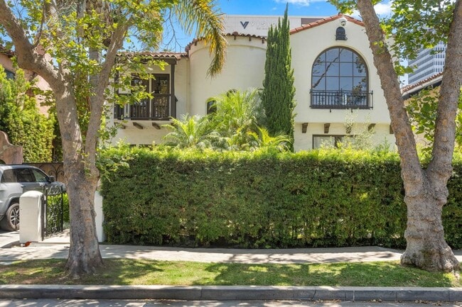6228-6228 W 6th St in Los Angeles, CA - Building Photo - Building Photo