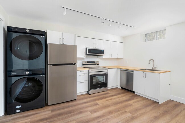 91 Alberta Av in Toronto, ON - Building Photo - Building Photo