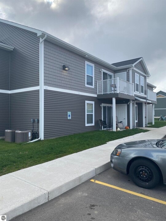 1002 W Broomfield St in Mt. Pleasant, MI - Building Photo