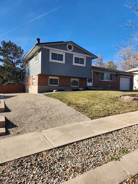 630 Bridger Dr in Colorado Springs, CO - Foto de edificio