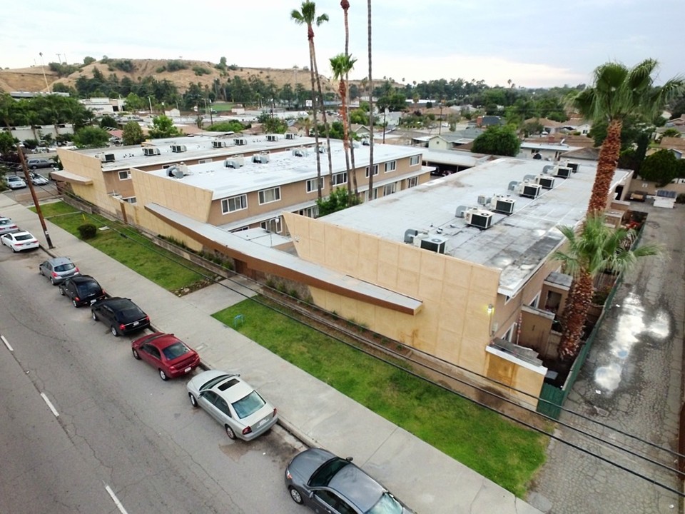 2312-2336 N Golden Ave in San Bernardino, CA - Building Photo