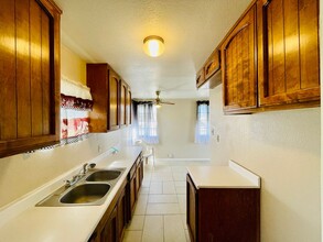15873 N St in Mojave, CA - Foto de edificio - Building Photo