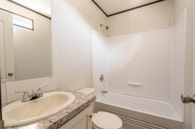 10118 Falvey Lk Ln in Conroe, TX - Foto de edificio - Building Photo