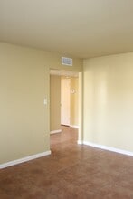 6509 Kearsarge Way in Bakersfield, CA - Building Photo - Building Photo