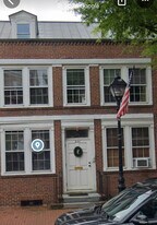 221 High St, Unit 4 in Burlington, NJ - Building Photo