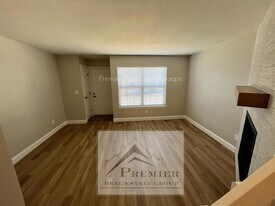7905 Lexington Park Dr in Colorado Springs, CO - Building Photo