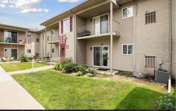 9939 Allen Pointe Dr in Allen Park, MI - Building Photo - Building Photo