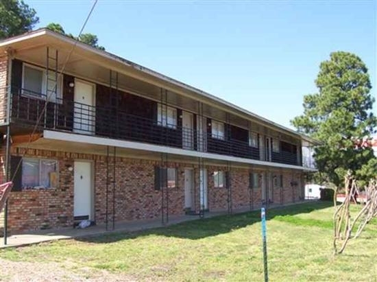 Efferson Place Apartment in Mount Pleasant, TX - Building Photo