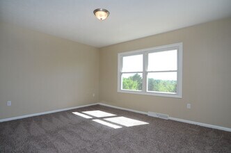 121 Westfield Dr in Aliquippa, PA - Foto de edificio - Building Photo