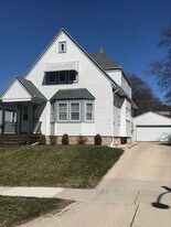 2572 N 66th St in Wauwatosa, WI - Building Photo