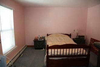 60 Green St, Unit 1 in Malden, MA - Foto de edificio - Building Photo