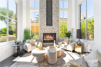 9040 Thornbury Ln in Las Vegas, NV - Building Photo - Building Photo