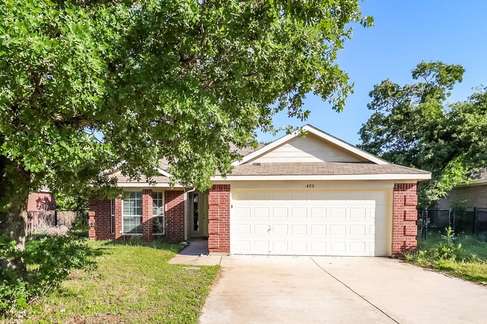 408 Red Bud Ln in Tolar, TX - Building Photo