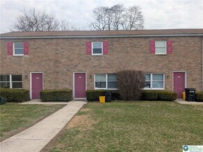 121 E Hillcrest Ln in Slatington, PA - Building Photo - Building Photo