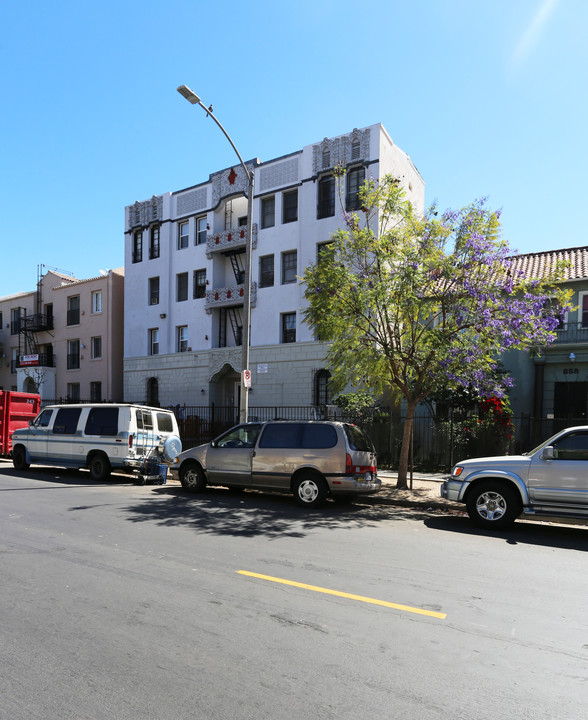 250 S Kenmore Ave in Los Angeles, CA - Foto de edificio