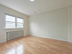 496 Tappan Rd in Norwood, NJ - Building Photo - Building Photo