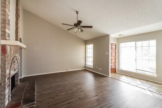 13916 Bonnercrest Dr in Houston, TX - Building Photo - Building Photo