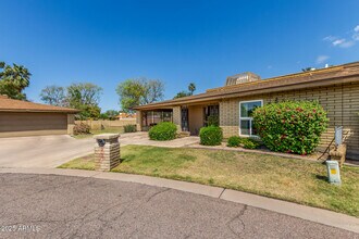 1012 E Wagon Wheel Dr in Phoenix, AZ - Building Photo - Building Photo